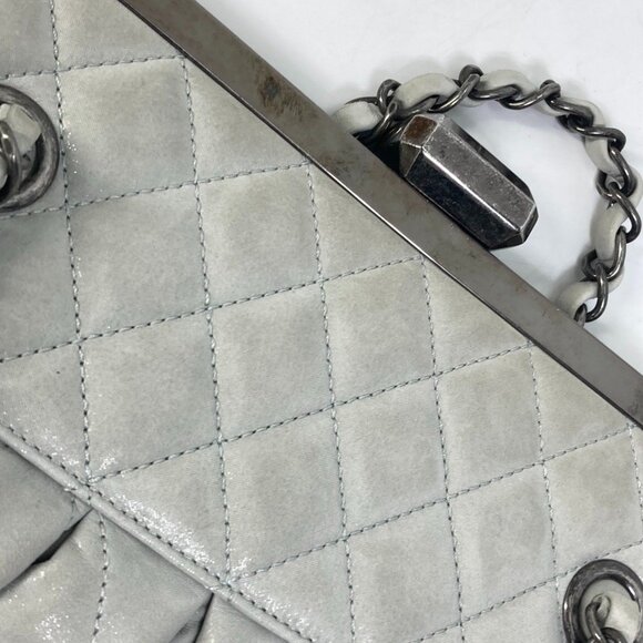 CHANEL Gray Leather Shoulder Bag - Picture 13 of 14